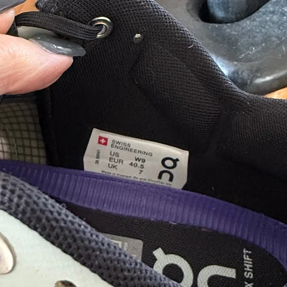 On Cloud Shift Surf Shoes - Picture 10 of 11